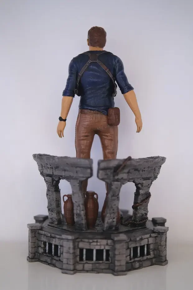 Uncharted Nathan Drake Figür 25 cm – El Yapımı figür