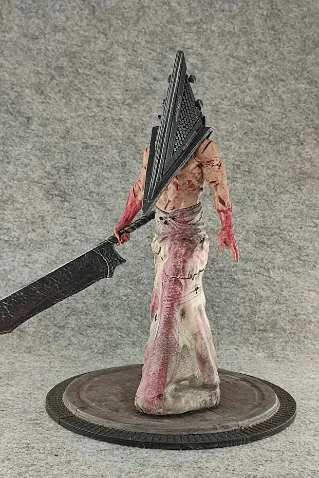 Piramit Kafa (Silent Hill) 27 Cm Figür
