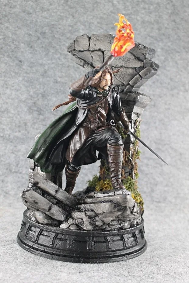 Aragorn Ölüler Yolu'nda 26 cm Boyut Yüzüklerin Efendisi Lotr Diorama Figür