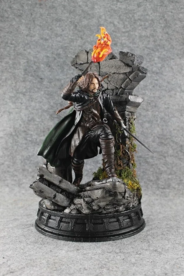 Aragorn Ölüler Yolu'nda 26 cm Boyut Yüzüklerin Efendisi Lotr Diorama Figür